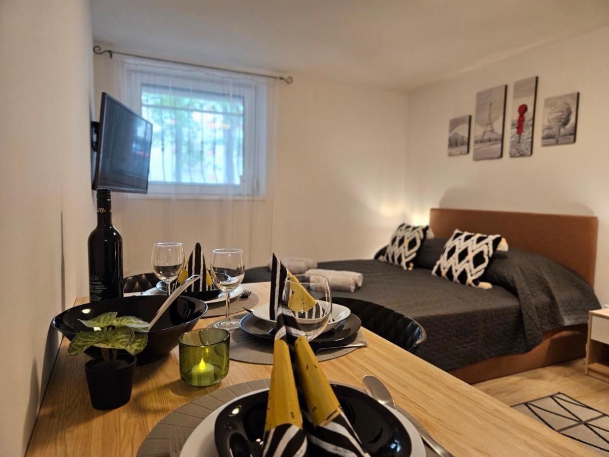 Holiness Apartmanok Szeged Ngoại thất bức ảnh