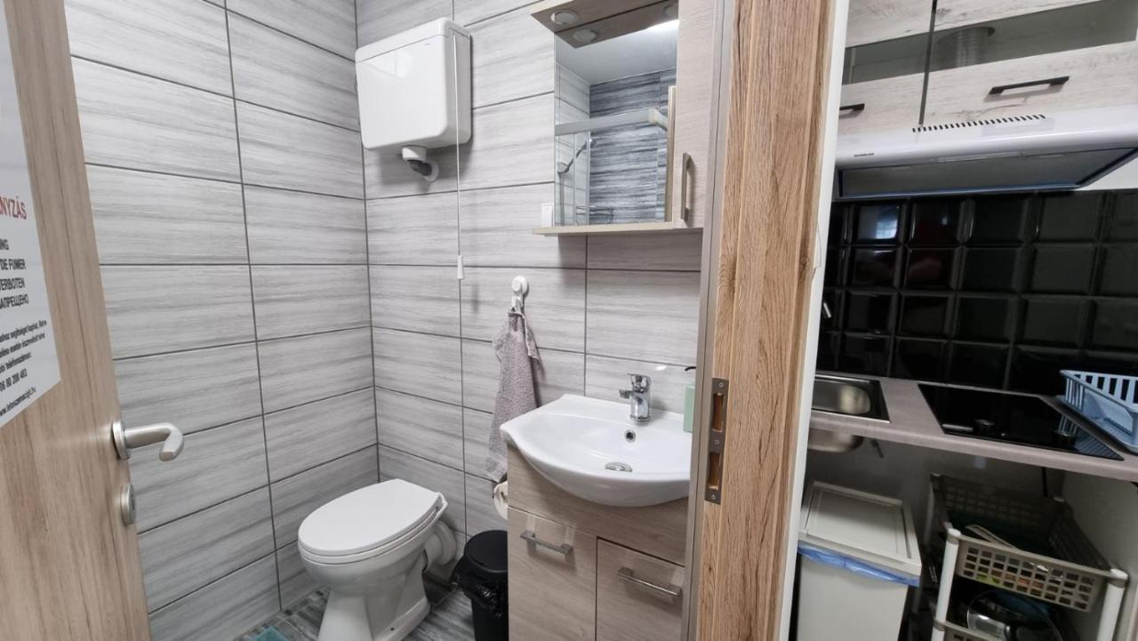 Holiness Apartmanok Szeged Ngoại thất bức ảnh