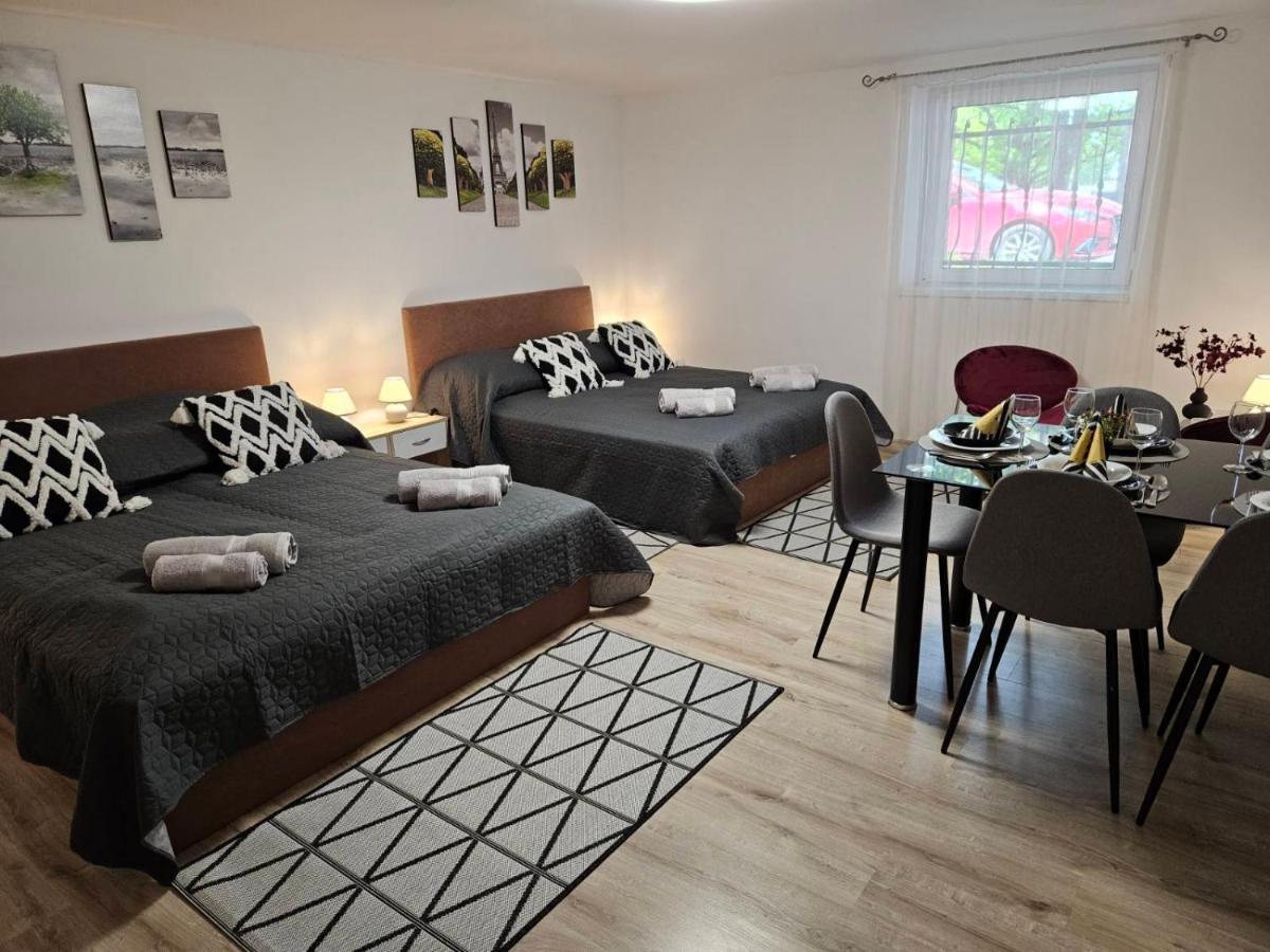 Holiness Apartmanok Szeged Ngoại thất bức ảnh