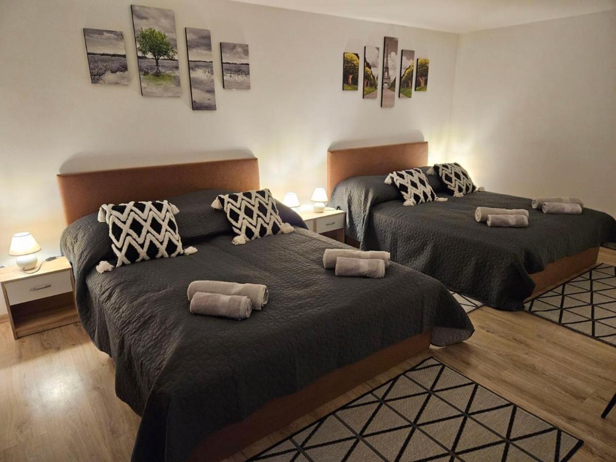 Holiness Apartmanok Szeged Ngoại thất bức ảnh