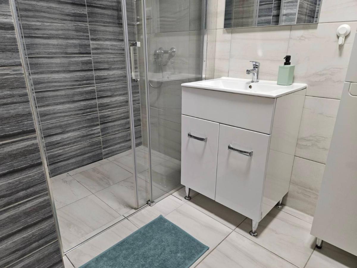 Holiness Apartmanok Szeged Ngoại thất bức ảnh